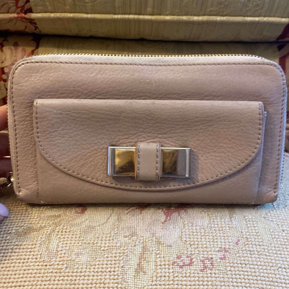 CHLOE ZIPPER WALLET